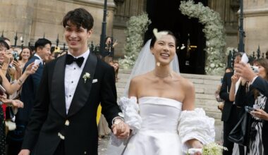 Dahye Taffin de Givenchy portait un voile cathédrale pour son mariage à la basilique Sainte-Clotilde à Paris