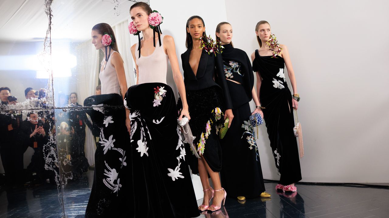 Dans les coulisses des défilés de la Fashion Week haute couture printemps-été 2026 à Paris