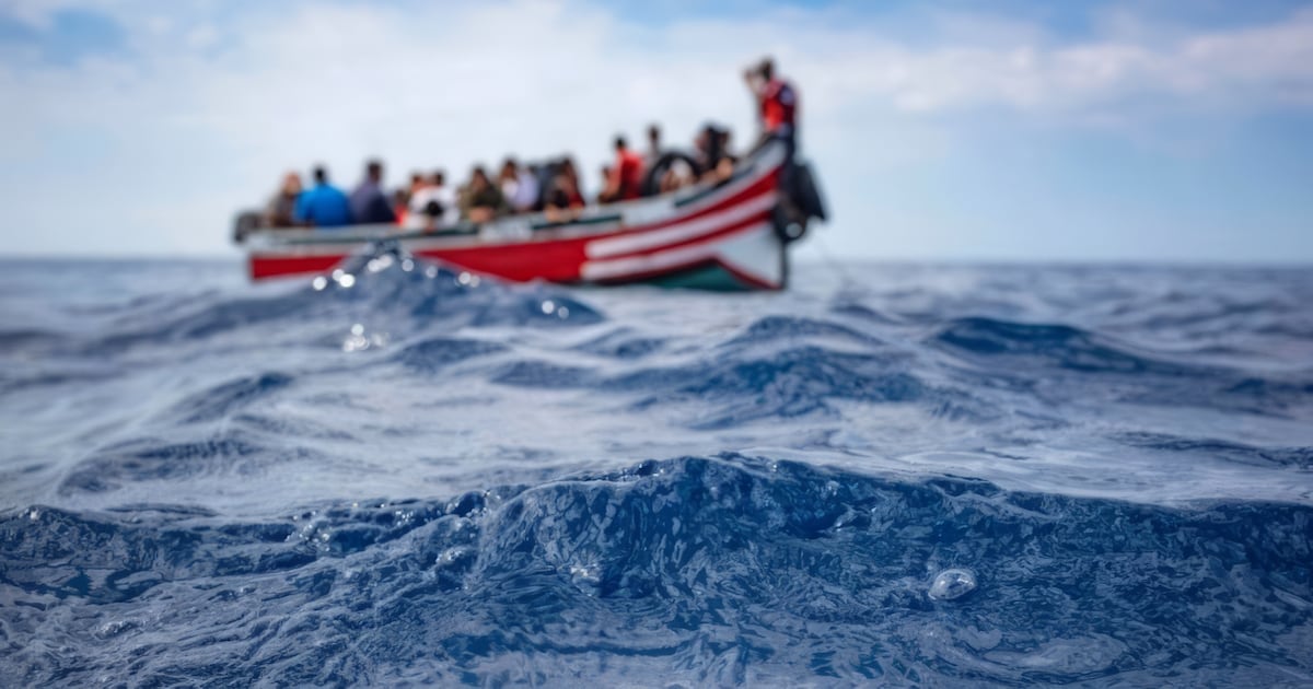 Immigration: le Royaume-Uni confronté à un afflux record de migrants par la Manche en 2025