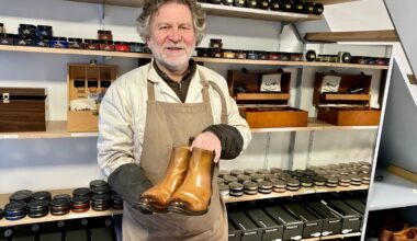 « C’est royal, ici » : le cireur de chaussures de la gare Lille Europe a trouvé local à son pied