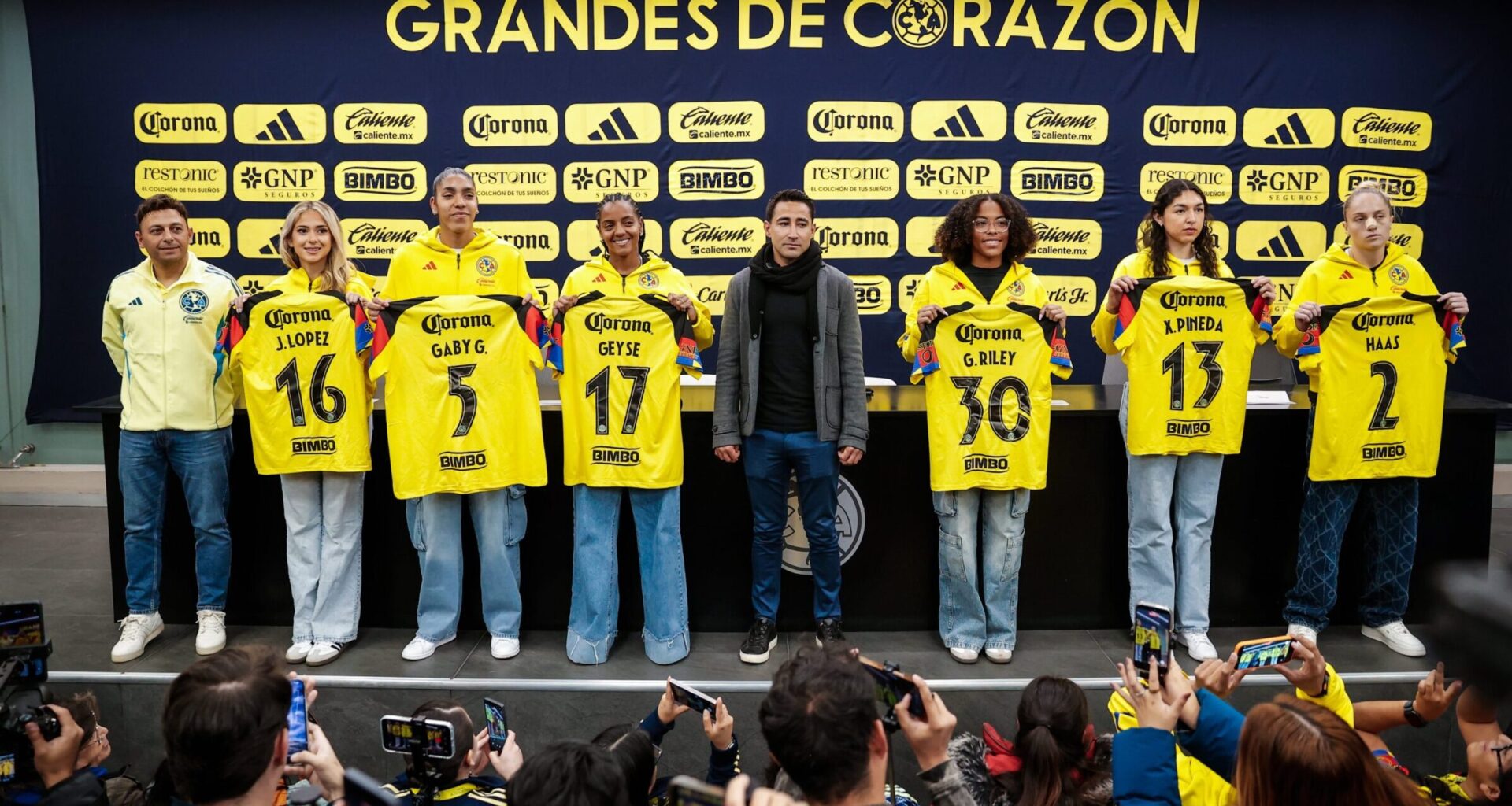 Une Irlandaise à Strasbourg, un retour à Leicester, le récap des infos mercato du 15 janvier