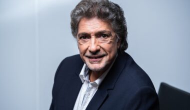 "Je me suis marié à 20 ans, j'avais déjà un enfant et personne n'en savait rien": pourquoi Frédéric François a longtemps dû cacher la femme de sa vie