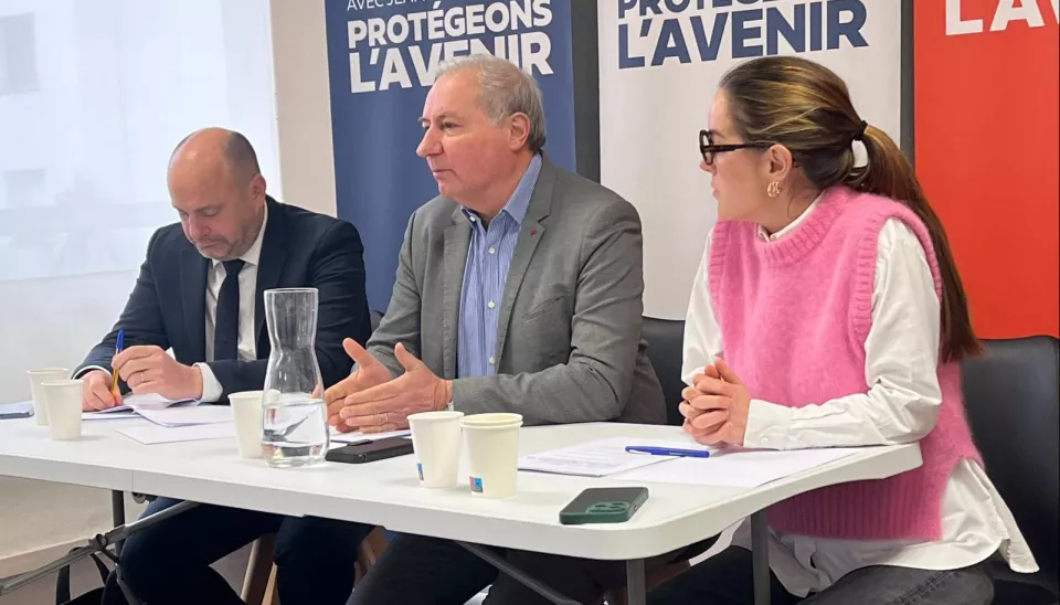 Jean-Luc Moudenc entouré de ses colistiers Émilion Esnault et Laura Verkaeren. © Margot Venier/L'Opinion Indépendante
