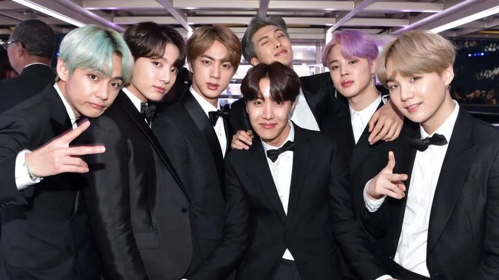 HYBE aurait proposé un échange autour de la tournée mondiale de BTS, les fans sont mécontents