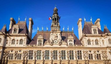 en 1871, un incendie le ravage, voici à quoi il ressemblait avant