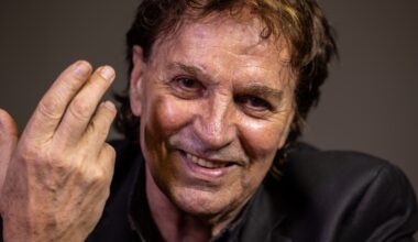 A 78 ans, ce chanteur français se marie avec une Belge de 40 ans sa cadette : "Je me suis rendu compte que c'était la femme idéale"