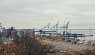 En Ukraine le port d'Odessa, une cible privilégiée des frappes russes - Accents d'Europe