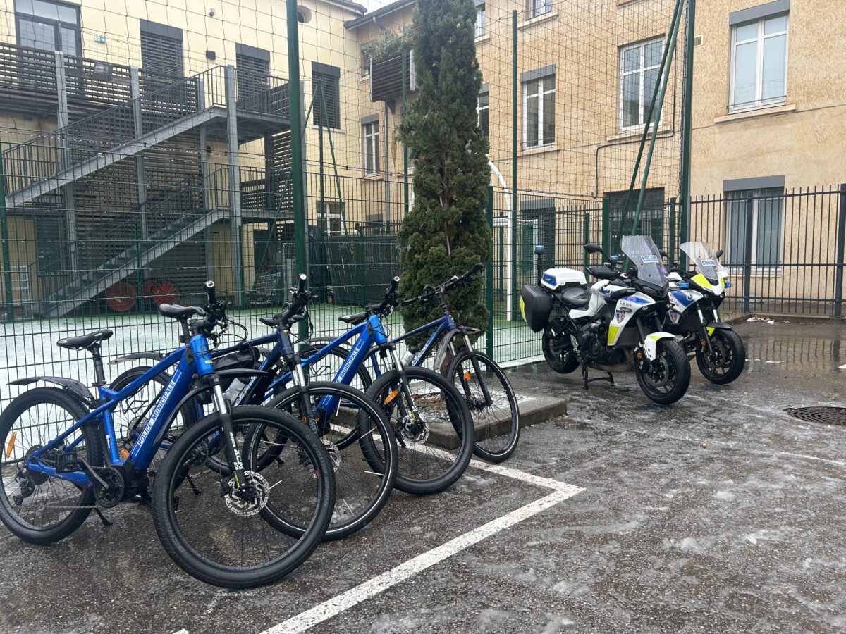 Vélos motos police municipale 