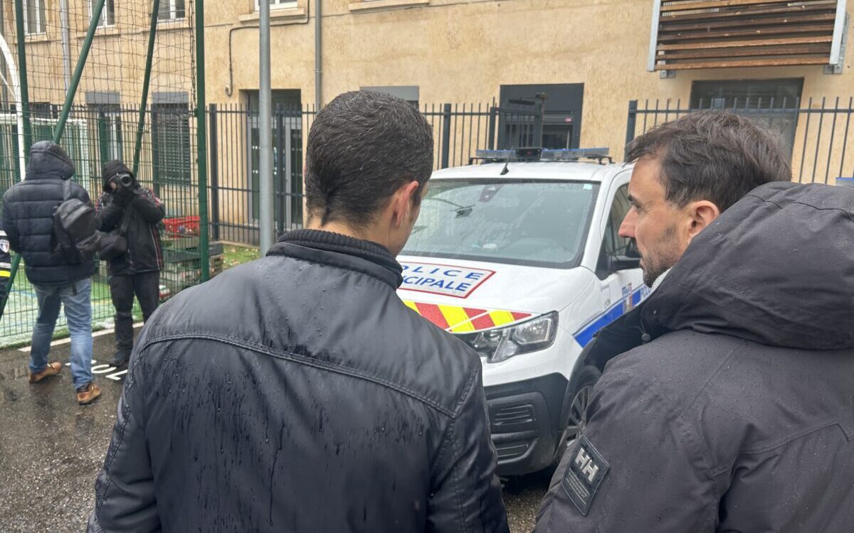 Doucet voiture de police