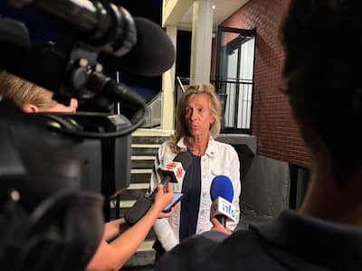 Johanne Lavoie, présidente bénévole du Memphrémagog Conservation Inc. (MCI), à l'occasion du conseil municipal d'Austin, le 2 septembre 2025.