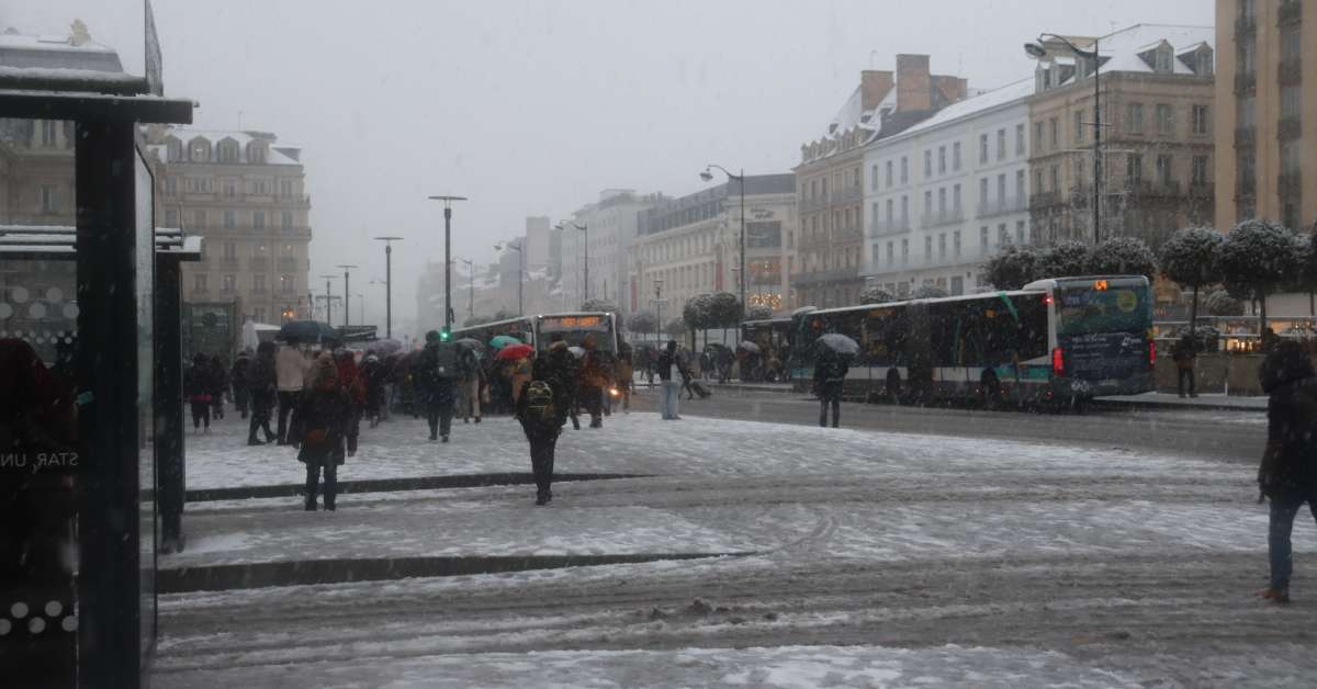 Neige : pourquoi les bus STAR ont-ils « déposé tout le monde dans la nature » avant de rentrer au dépôt ?