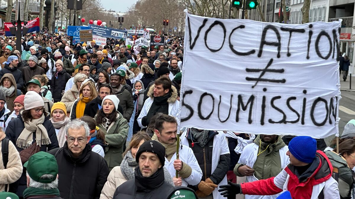 « Tout ce qu’on demande, c’est qu’on nous fasse confiance » : à Paris, plusieurs milliers de médecins ont battu le pavé