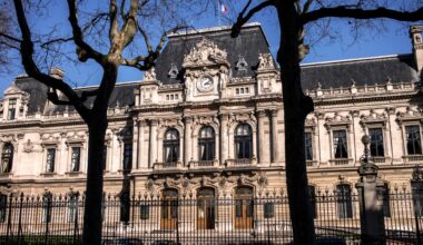 des supporters de l'Algérie à Lyon incitent à s'en prendre "aux Marocains et aux Juifs", la justice saisie par la préfète