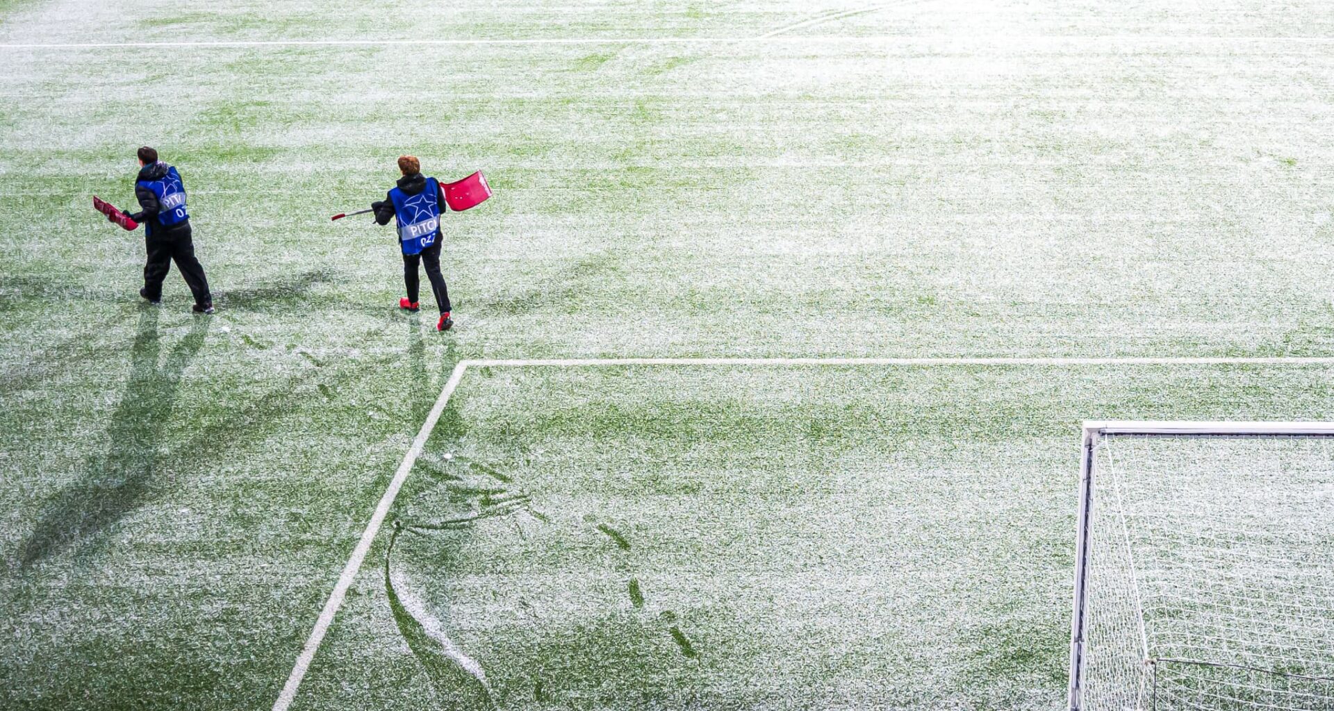 Plusieurs matchs de football reportés en Europe à cause des conditions météos dantesques