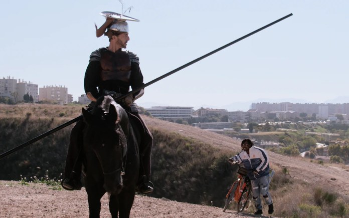 Manolo Bez et Daniel Saïd dans le film Je suis la nuit en plein midi de Gaspard Hirschi. France, 2025