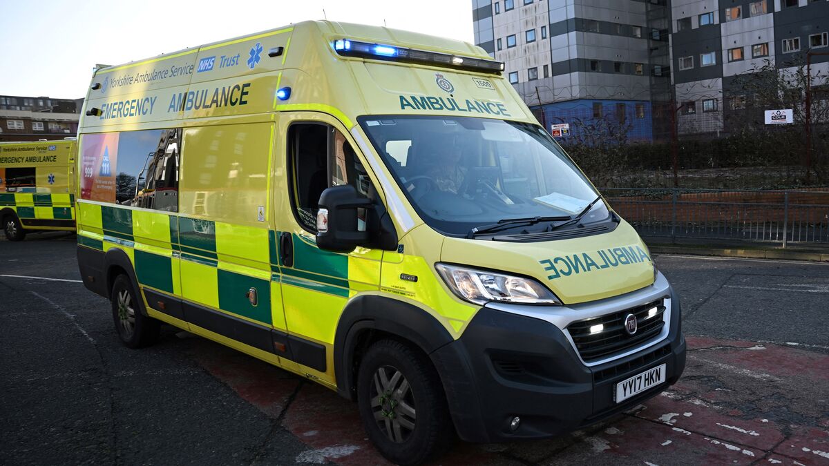 Une adolescente tombe d’une ambulance au beau milieu d’une autoroute au Royaume-Uni