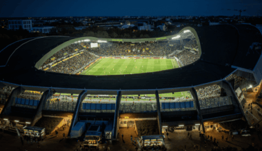 Nantes Teddy Riner, Matt Pokora et Paul Mirabel sur la pelouse de la Beaujoire