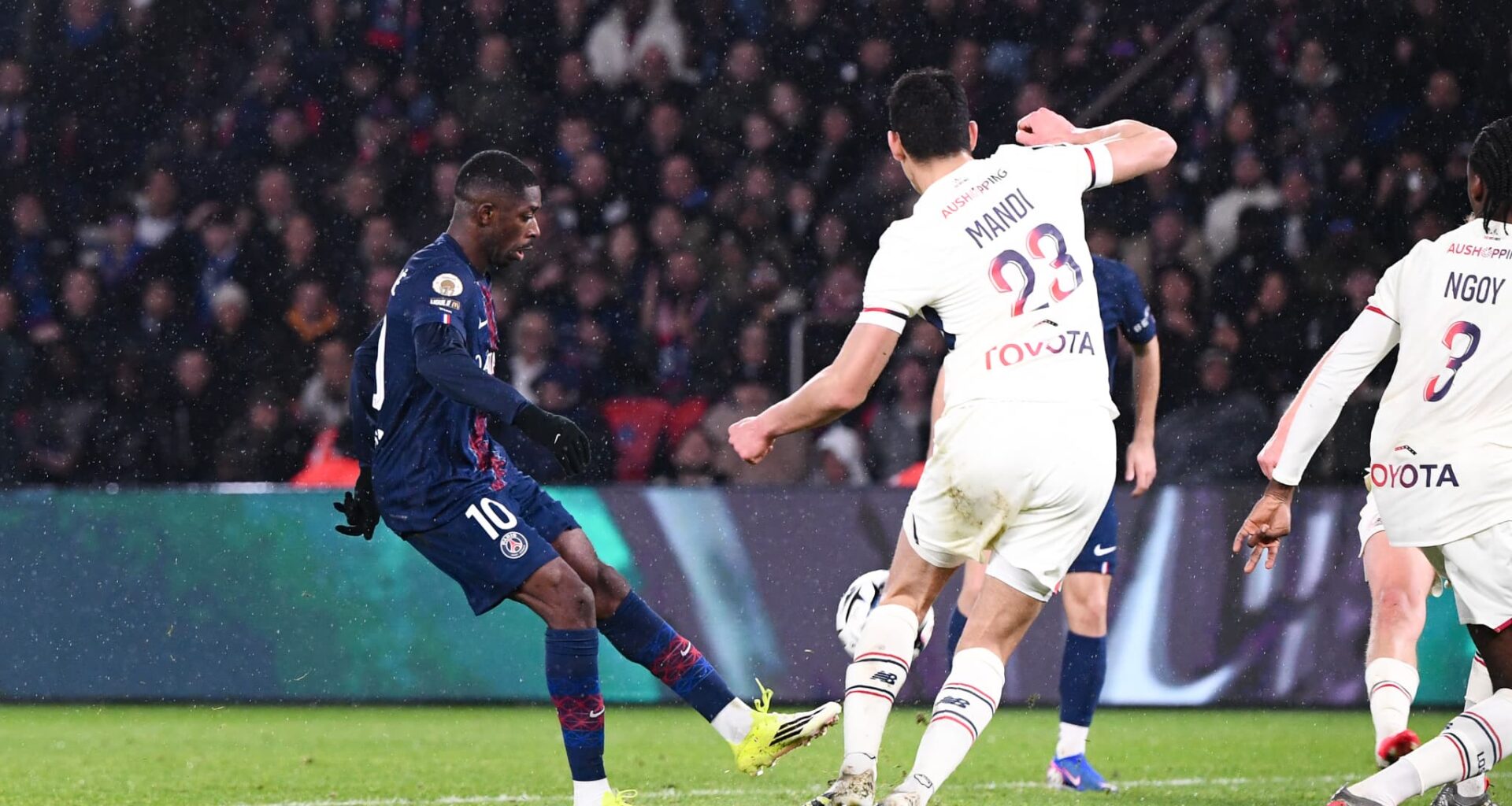 "Un but de Playstation, quand tu fais tous les boutons en même temps", Luis Enrique et les Parisiens en adoration après le lob génial de Dembélé