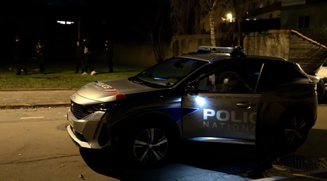 Frappé avec des ciseaux par un inconnu dans la rue, à Nantes, il réussit à parer les coups