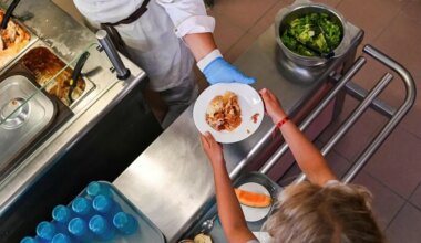 Zéro plastique dans les cantines : « Pourquoi l’État ne fait-il pas respecter cette