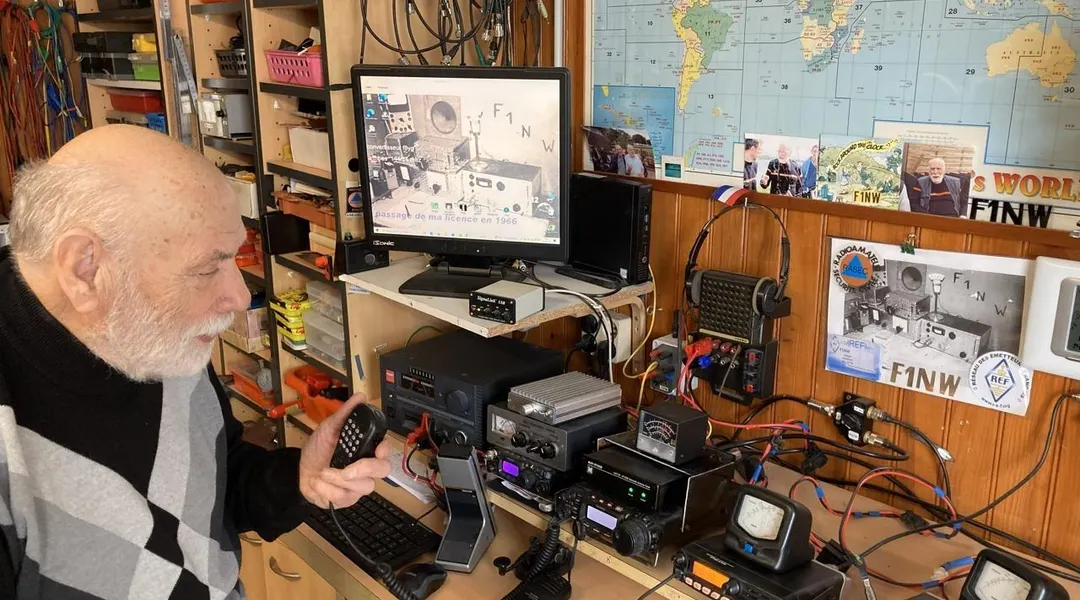 « J’ai découvert cette passion avec mon grand-père » : le radioamateurisme touche tous les