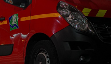 un violent incendie se déclare à deux pas de la cathédrale