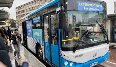 «C’est un peu comme les chargeurs à induction pour les portables» : à Rouen, ce bus se recharge… en roulant