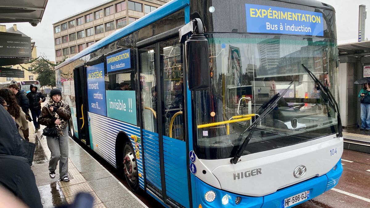 «C’est un peu comme les chargeurs à induction pour les portables» : à Rouen, ce bus se recharge… en roulant