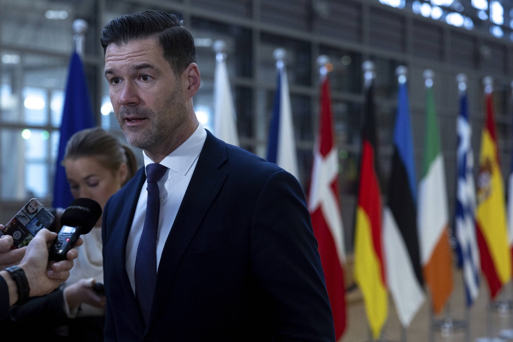 Le ministre suédois des Migrations, Johan Forssell, appelle l’Union européenne à faciliter le renvoi des ressortissants afghans déboutés du droit d’asile. Photo © Omar Havana/AP/SIPA