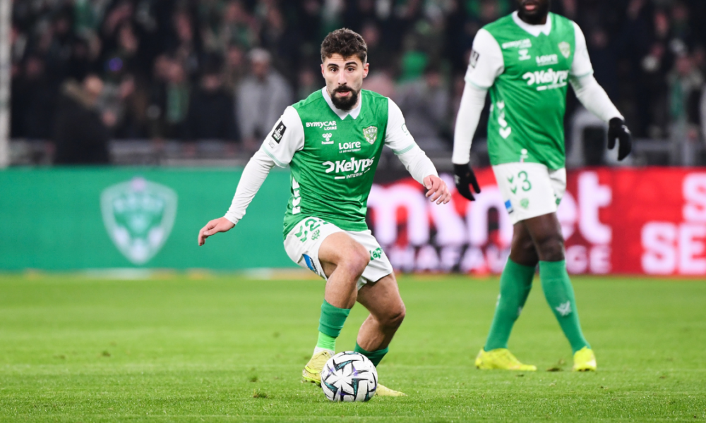 Saint-Étienne sur le point de perdre un buteur : Zuriko Davitashvili est convoité en Europe