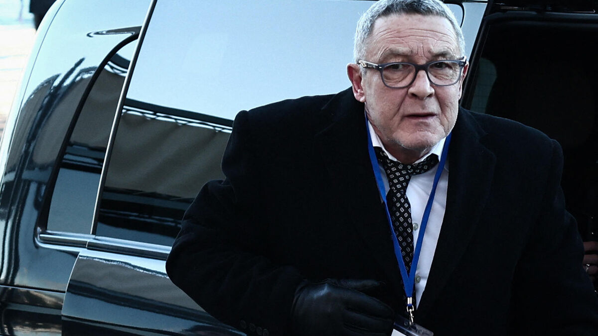 Obsèques de Brigitte Bardot : la photo inédite de son fils Nicolas-Jacques Charrier à la cérémonie