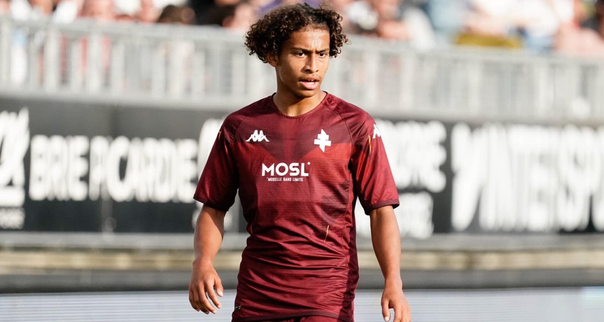 l'agent de Tahirys Dos Santos, joueur de Metz grièvement brûlé dans l'incendie de Crans-Montana, donne des premières nouvelles