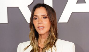 Victoria Beckham n°1 des ventes de singles au Royaume-Uni, grâce au clash avec son fils
