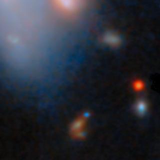 Une équipe européenne présente des données selon lesquelles les mystérieux « petits points rouges » détectés par le télescope spatial James-Webb ne seraient autres que des trous noirs supermassifs en train de faire un festin. © ESA, Webb, Nasa & CSA, G. Rihtaršič (University of Ljubljana, FMF), R. Tripodi (University of Ljubljana, FMF)