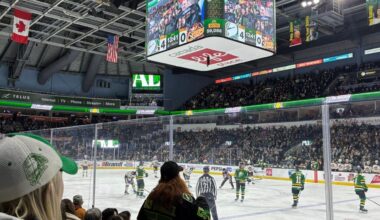 Etats-Unis-Canada: quand les tensions politiques s'invitent dans les patinoires de hockey sur glace - Reportage international