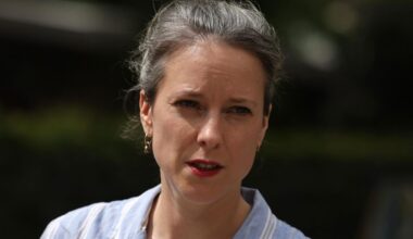 Municipales à Paris : Lucie Castets sera sur la liste d’Emmanuel Grégoire