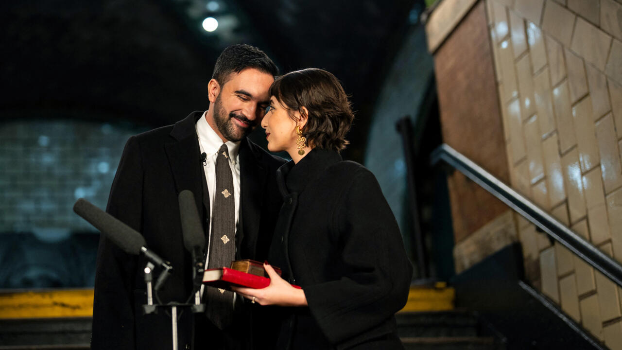 Aux États-Unis, New York se prend de passion pour le couple Zohran Mamdani-Rama Duwaji - Reportage international