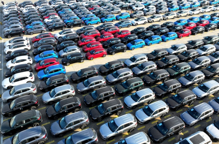 L'Union européenne ouvre la porte à une alternative aux taxes antidumping imposées depuis octobre 2024 aux véhicules électriques fabriqués en Chine ( AFP / STR )