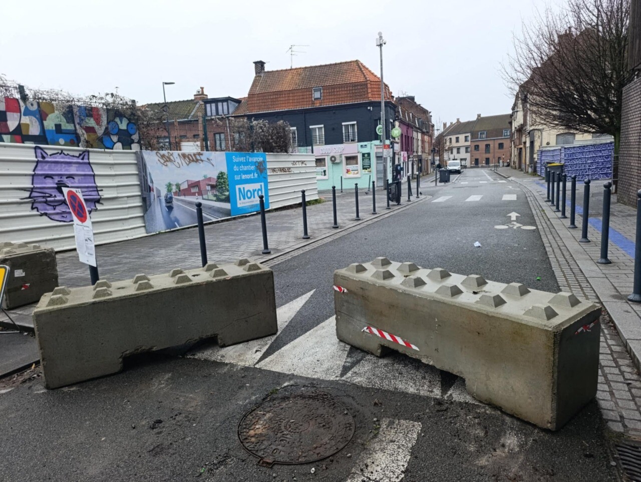 « Ma porte a été explosée à coups de pied »