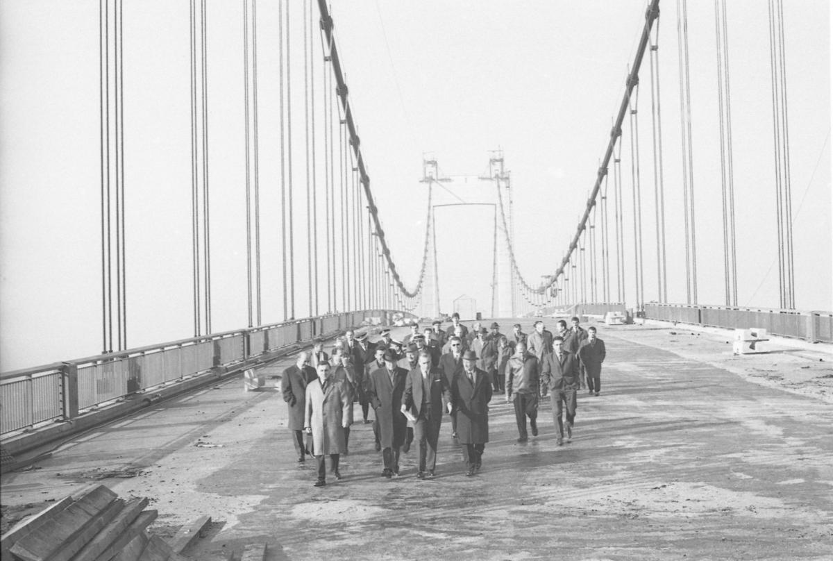 La visite du Grand Pont (futur pont d’Aquitaine), le 15 janvier 1967, qui sera inauguré le 6 mai de la même année.