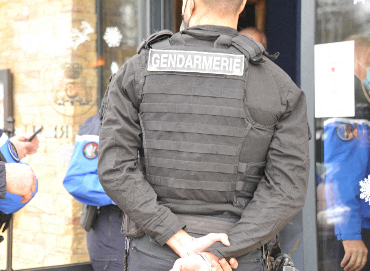 Loire. Le voisin repère des inconnus dans son quartier : les gendarmes le remercient