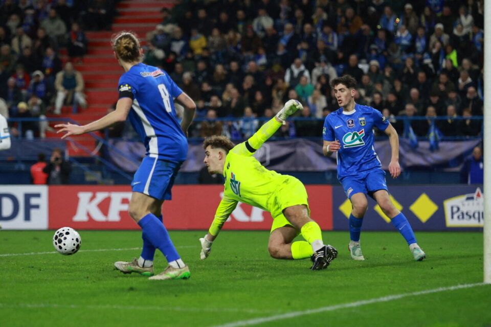 Le portier du Bayeux, FC, Oscar Lecanu, a savouré ce moment unique malgré l'ampleur du score.