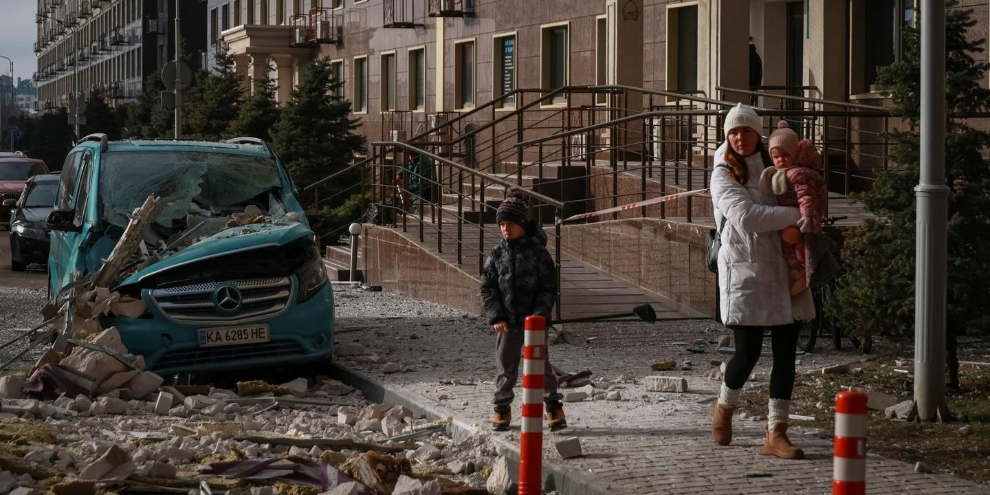 l’armée russe bombarde les villes de Kharkiv et d’Odessa, et progresse dans le nord de Pokrovsk