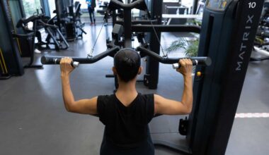 Femme musculation salle de sport