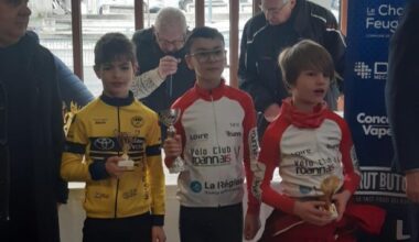 Adrien Caron monte sur le podium au cyclo-cross de Crêt de Roc