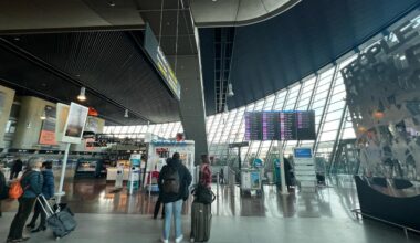 La neige perturbe le trafic à l'aéroport de Nice, de nombreux vols annulés ou retardés