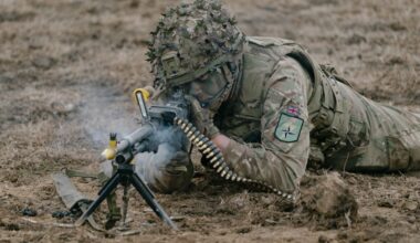 Les vétérans britanniques de 65 ans invités à se préparer à la guerre