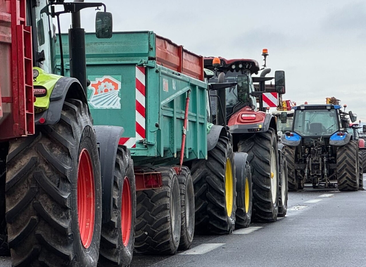 Pyrénées. Les agriculteurs bloquent la frontière avec l'Espagne, pour stopper le transport international