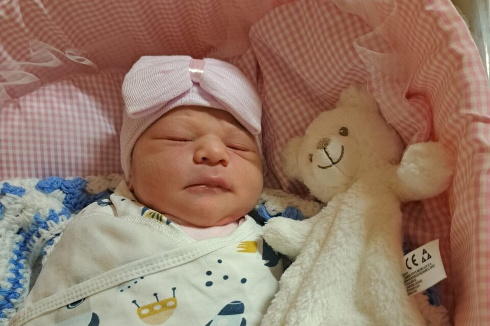 Née à 0h02, Aléandra a mis la barre très haut ! Elle est le premier bébé de l'année 2026 à Toulouse