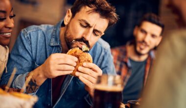 son alimentation est tellement grasse que du cholestérol suinte littéralement de sa peau !